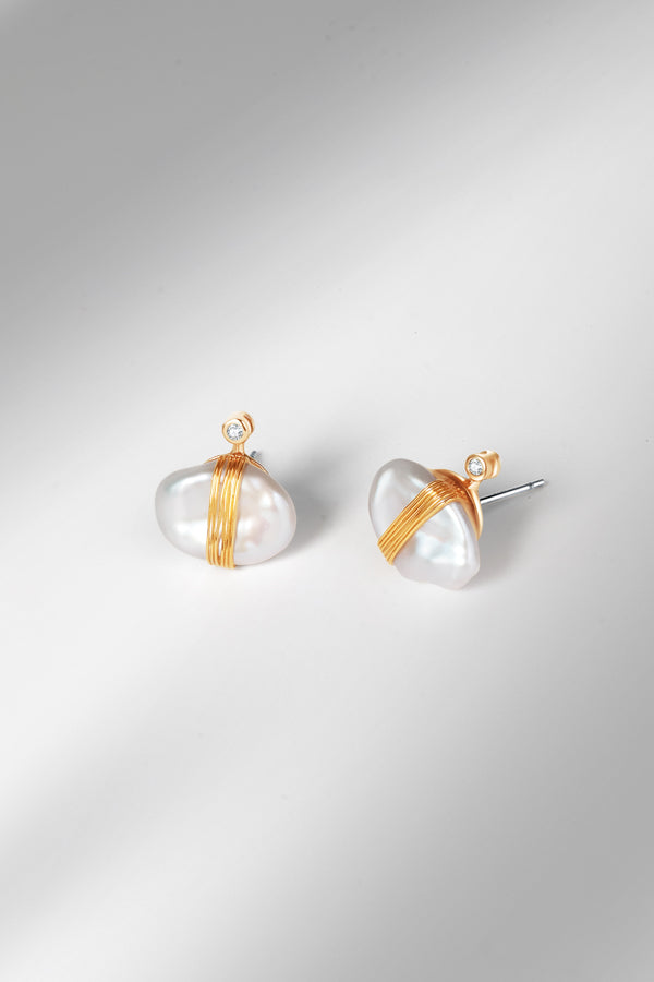 Pack shot image of the Amari Earrings in gold | Grid | Still | Exclude