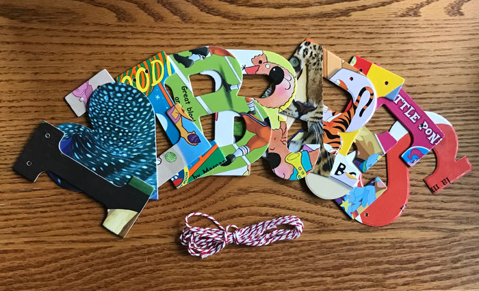 Board Book Phrase Garland Kit We Heart LIBRARIANS