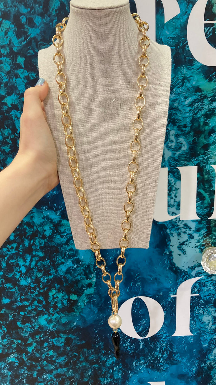 Gold chain with Pearl and Horn Necklace