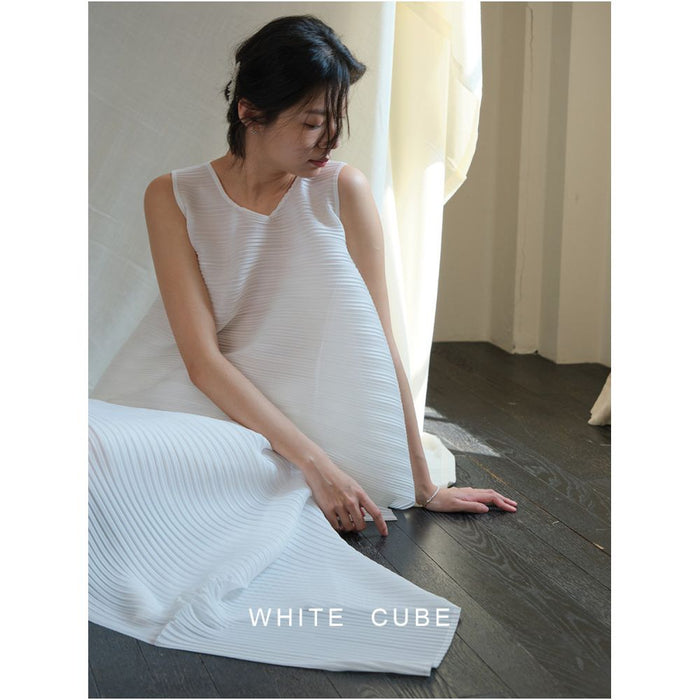 Whitecube elegant design with a trendy deconstructed irregular hem slimming and breathable vest image 1
