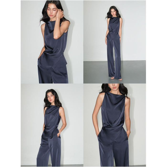 Navy blue pants in stock / S