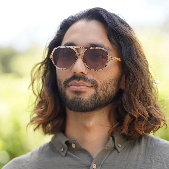 BILLY OPAL TORT l Brown Gradient Lens l Walnut Wood Arms