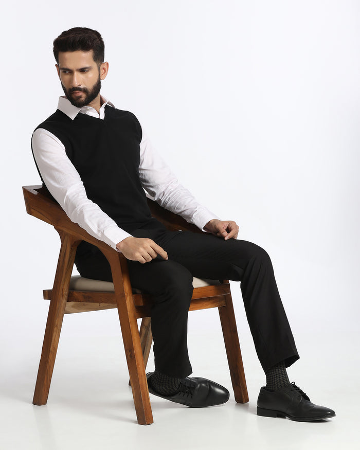 Black V-Neck Solid Sweatshirt - Less