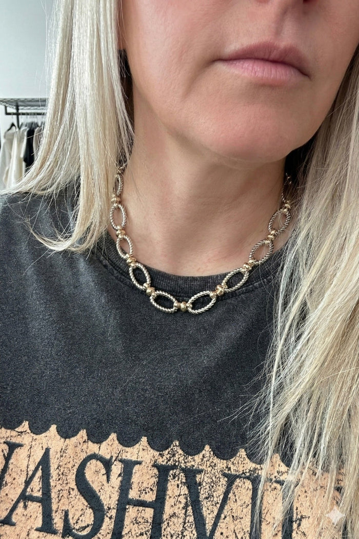 mixed metal chunky chain necklace
