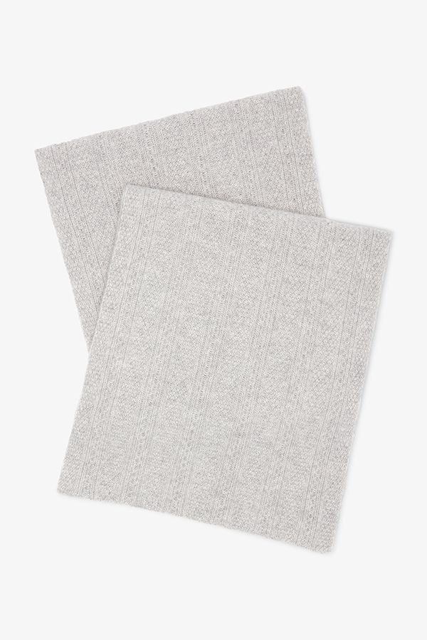 Packshot image of the Circle Cable Scarf—Cashmere in Heather Gray | Grid | Exclude