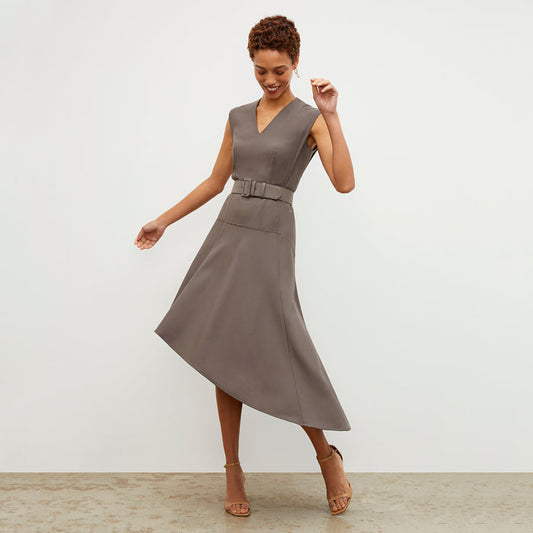 Front image of a woman wearing the Melrose Pant - Sharkskin in Mink | Lead