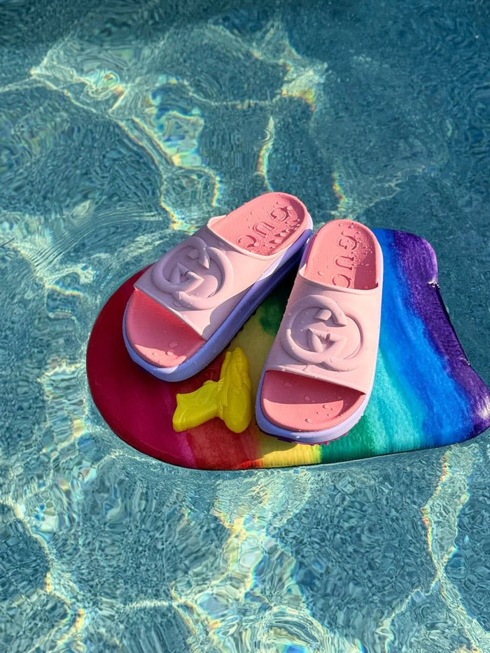 Gucci Miami pink rubber platform slides with oversized Interlocking G logo