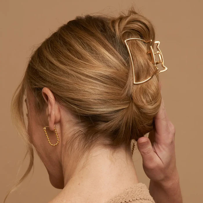 Narelle Waterproof Twisted Hoop Earrings