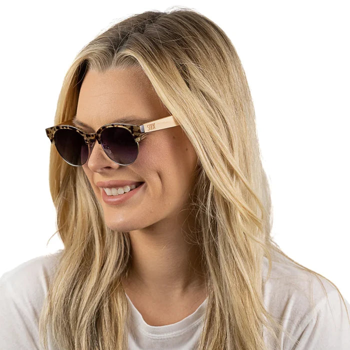 OLIVE TORT l Grey Lens l White Maple Arms